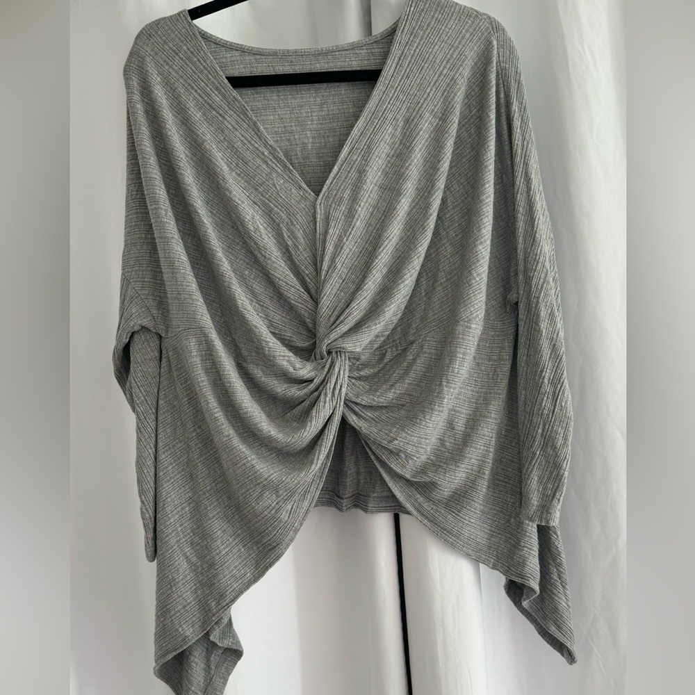 Twist back flowy top - Sz XS